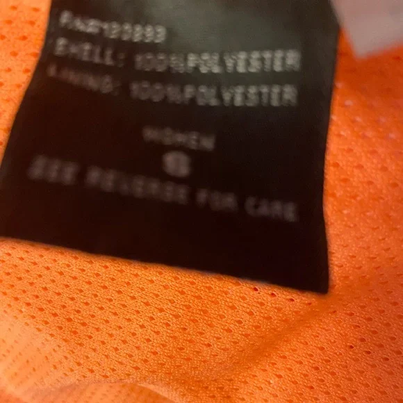 new balance windbreaker - Picture 4 of 5